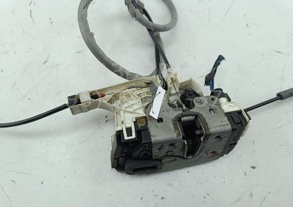 Замок двери задней правой