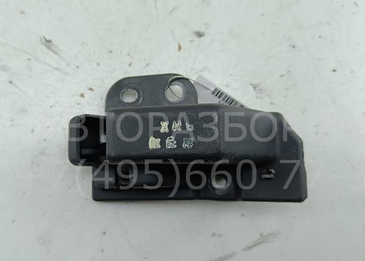 Замок двери задней левой