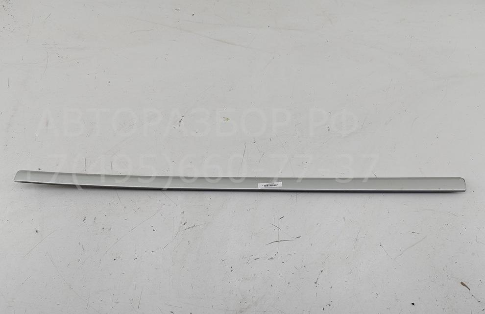 Молдинг двери передней левой