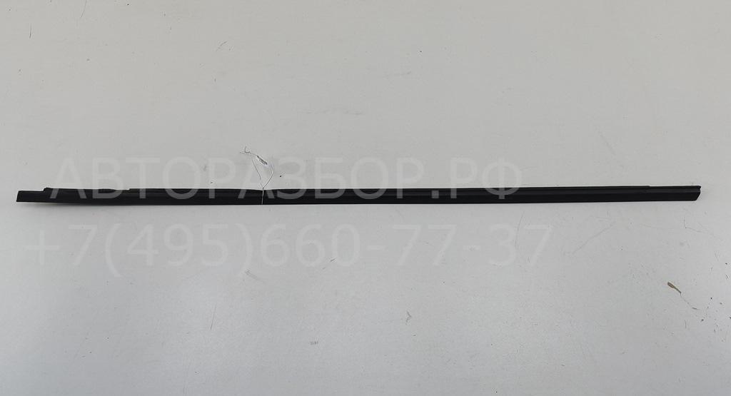 Накладка стекла переднего левого