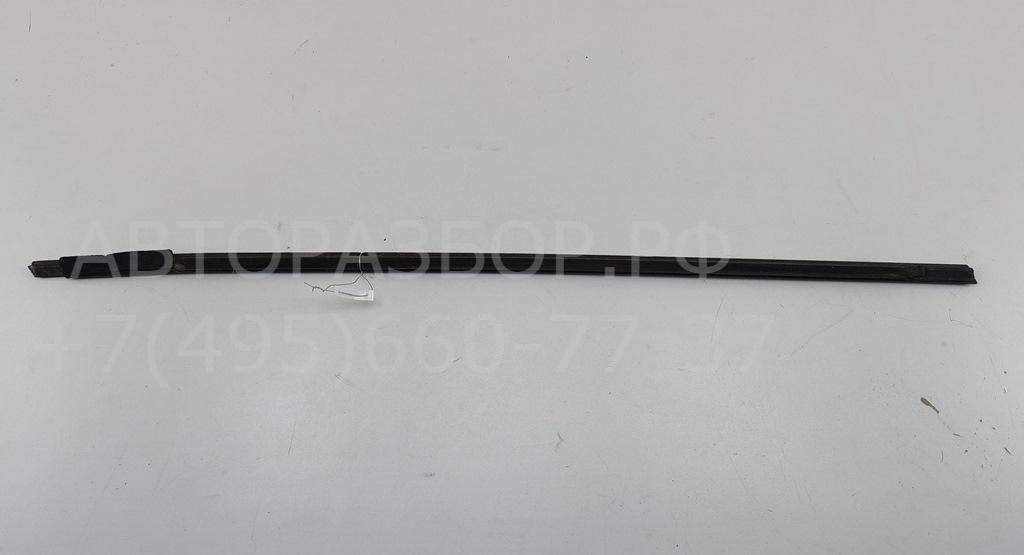 Накладка стекла переднего левого