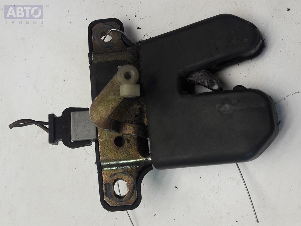 Замок крышки (двери) багажника Seat Toledo 4, Toledo 4 - buy at the price of 562