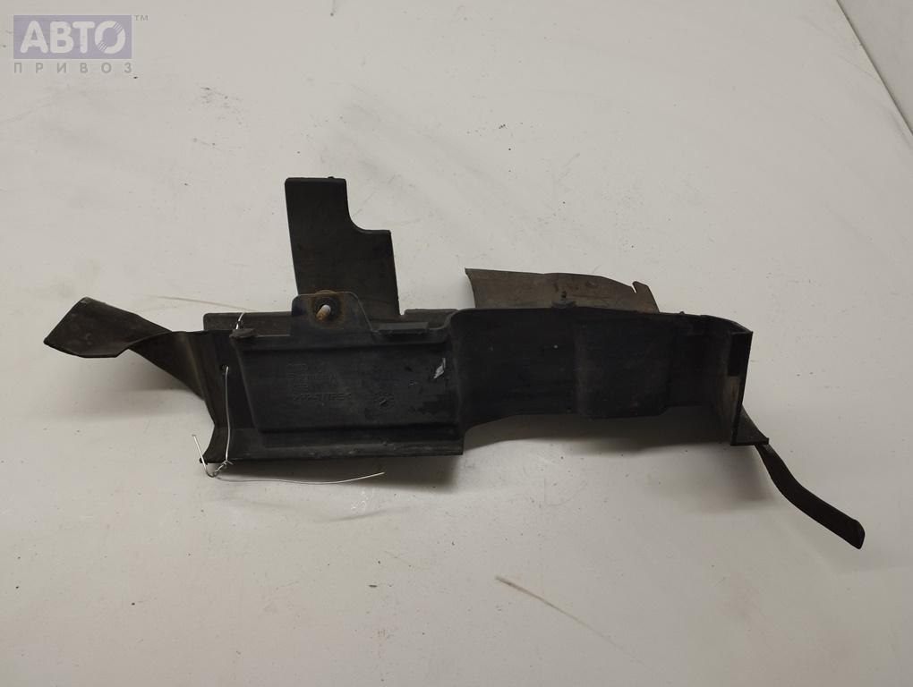 8D0121284B Диффузор (кожух) вентилятора радиатора для Audi A4 B5, 1996, купить б/у, артикул 54626979 скидки
