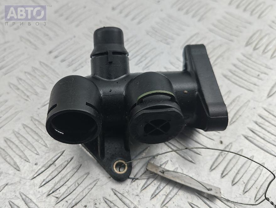 058121133B Фланец (тройник) системы охлаждения для Audi A4 B5, 1995, купить б/у, артикул 55180144 скидки