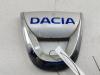 Эмблема Dacia (Renault) Sandero I (2008-2012) Артикул 55203345 - Фото #1