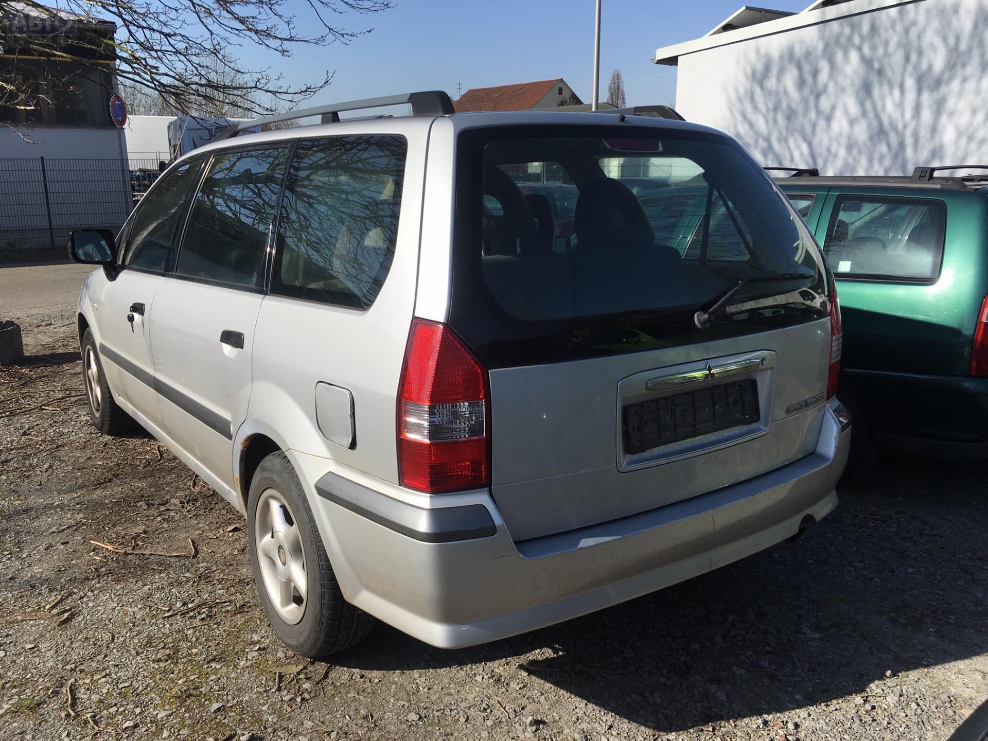 Mitsubishi space wagon 1998.